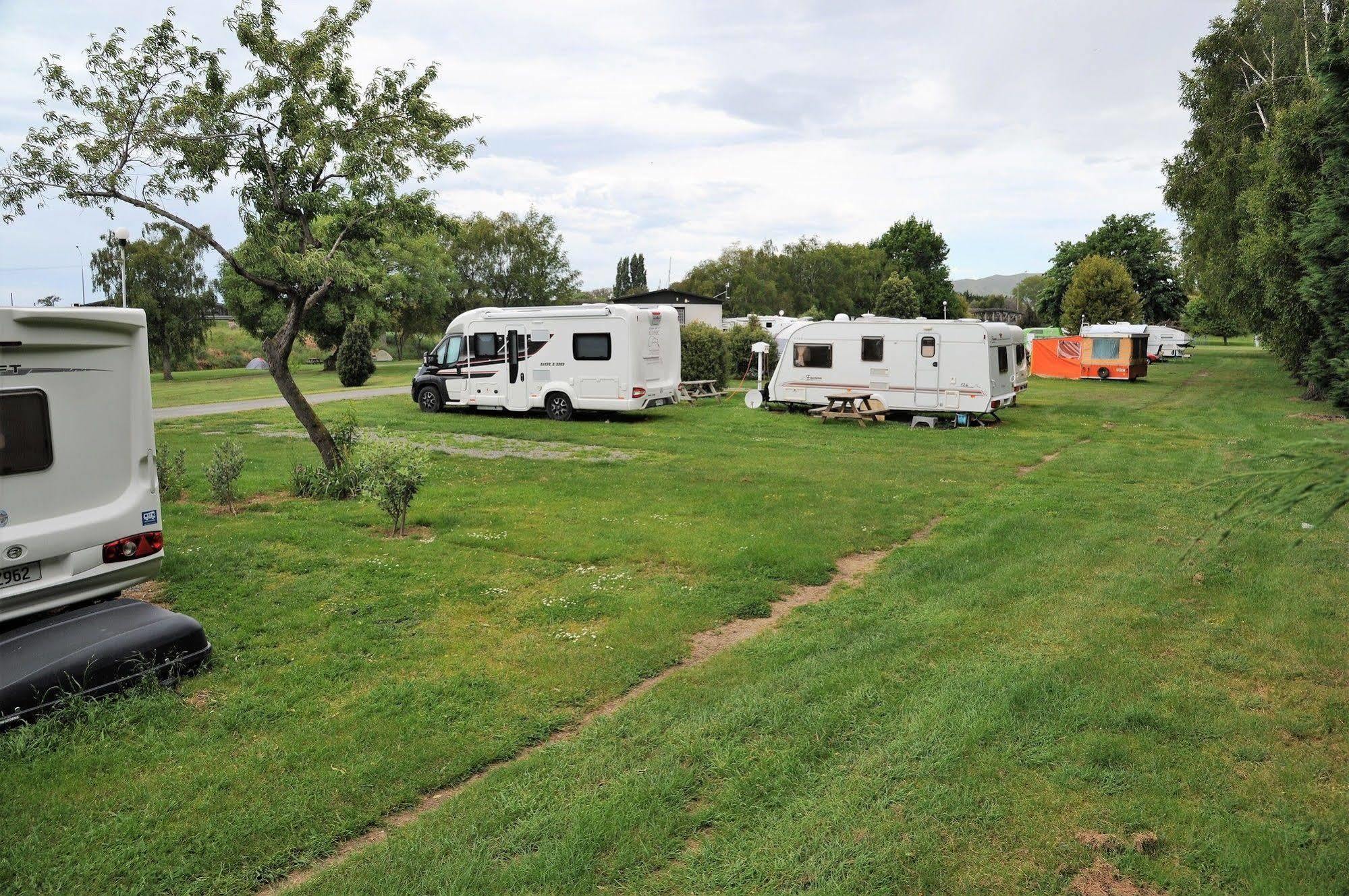 Blenheim Bridges Holiday Park Exterior foto